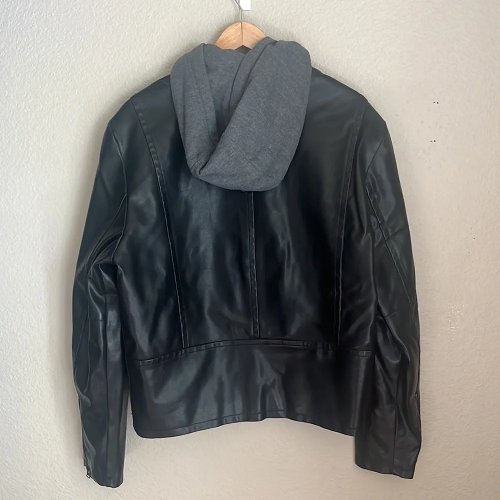Levi's Black Leather Jacket - Picture 2 of 5